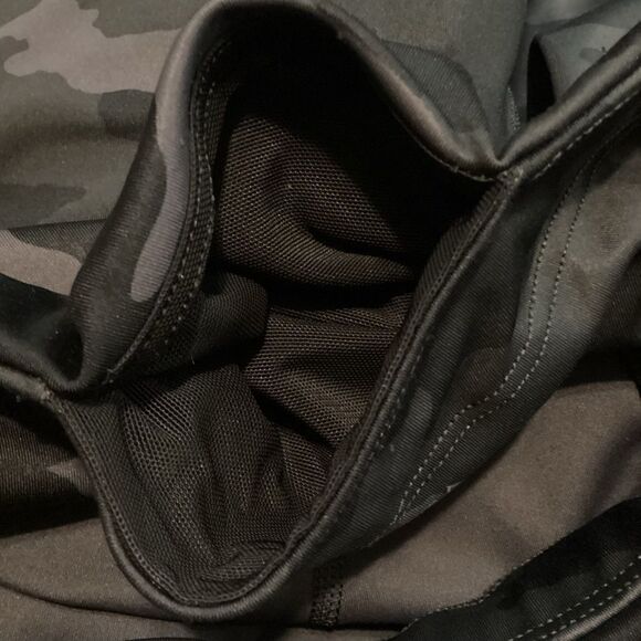 ATHLETA Ultimate 7/8 Tight Legging Camo Black Gray Size Small #531773 - Picture 9 of 14